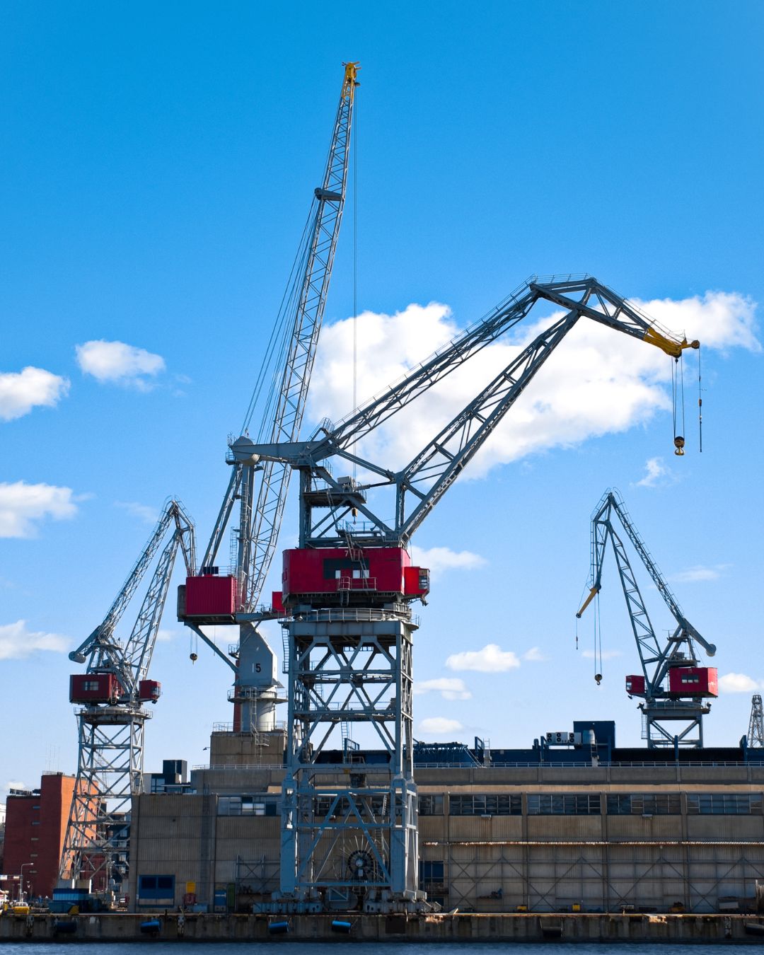 engcorporation_towercranes_winches_renewable